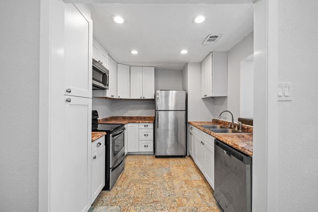 9009 Richmond Avenue 602, Houston, TX 77063