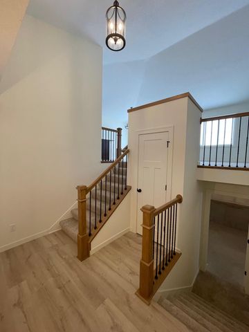 1411 34th Avenue SW, Cambridge, MN 55008