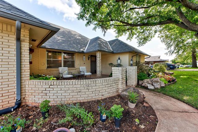 2321 Ashwood Lane, Norman, OK 73071