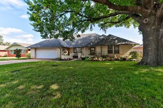 2321 Ashwood Lane, Norman, OK 73071