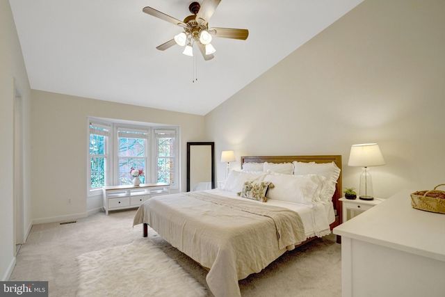 6331 CROOKED OAK LN, Falls Church, VA 22042