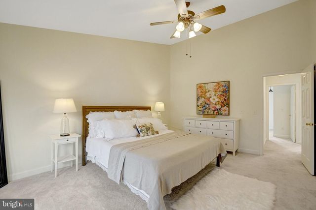 6331 CROOKED OAK LN, Falls Church, VA 22042