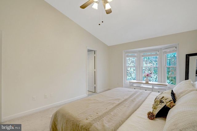 6331 CROOKED OAK LN, Falls Church, VA 22042