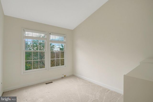 6331 CROOKED OAK LN, Falls Church, VA 22042