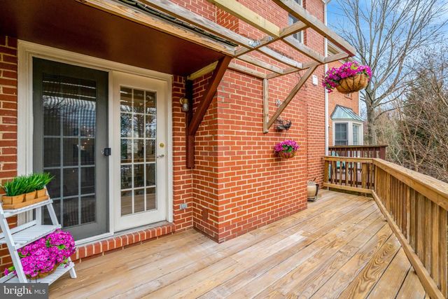 6331 CROOKED OAK LN, Falls Church, VA 22042