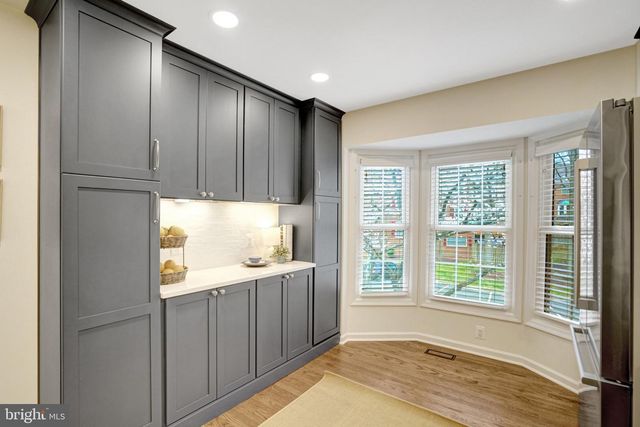 6331 CROOKED OAK LN, Falls Church, VA 22042