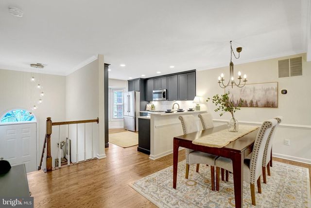 6331 CROOKED OAK LN, Falls Church, VA 22042