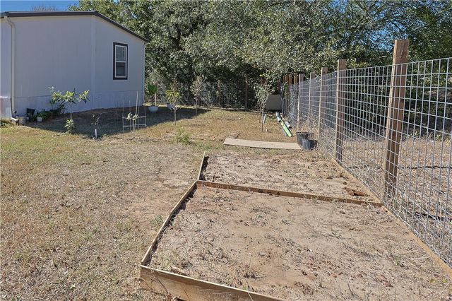 100 Tanglewood, Somerville, TX 77879