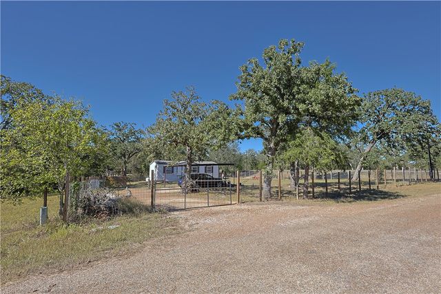 100 Tanglewood, Somerville, TX 77879
