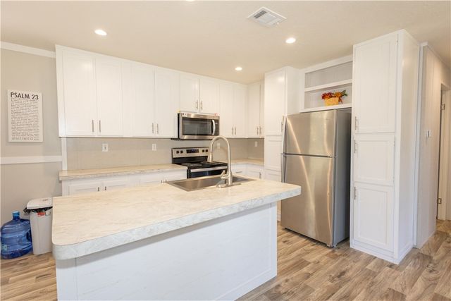 100 Tanglewood, Somerville, TX 77879