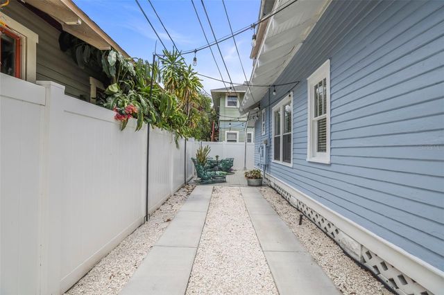 634 6TH STREET N, St Petersburg, FL 33701