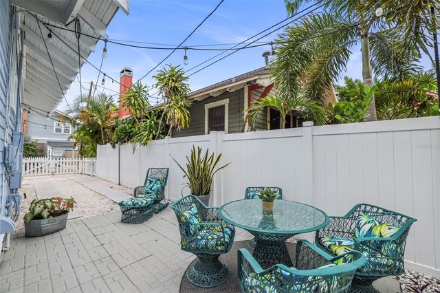 634 6TH STREET N, St Petersburg, FL 33701