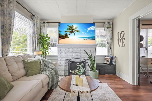 634 6TH STREET N, St Petersburg, FL 33701