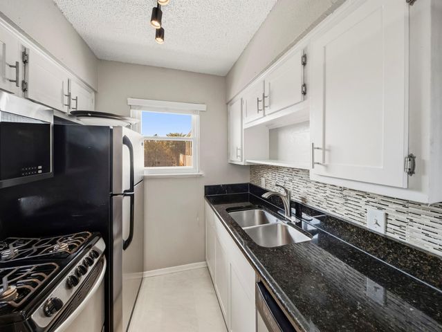2401 Manor RD 222, Austin, TX 78722
