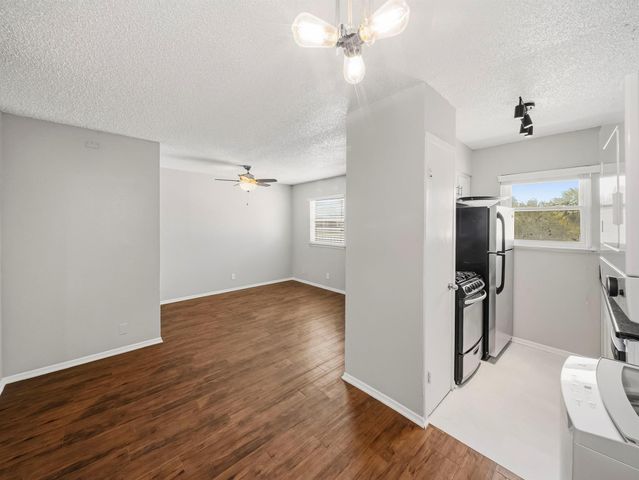 2401 Manor RD 222, Austin, TX 78722