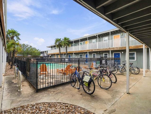 2401 Manor RD 222, Austin, TX 78722
