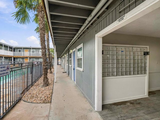 2401 Manor RD 222, Austin, TX 78722