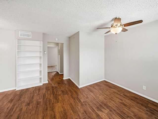 2401 Manor RD 222, Austin, TX 78722