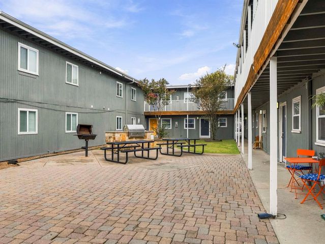 2401 Manor RD 222, Austin, TX 78722