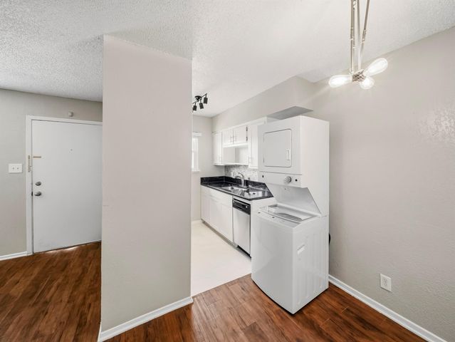 2401 Manor RD 222, Austin, TX 78722