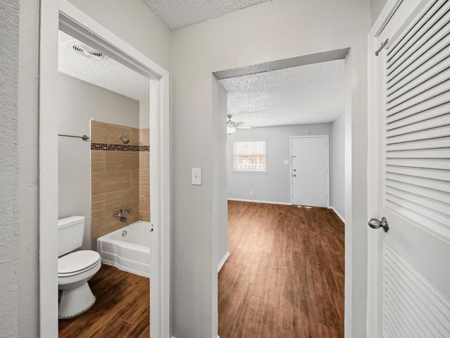 2401 Manor RD 222, Austin, TX 78722