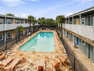 2401 Manor RD 222, Austin, TX 78722
