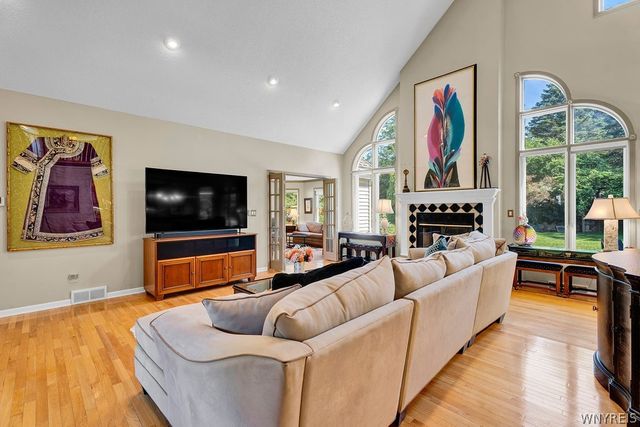29 Brambly Court, Amherst, NY 14221