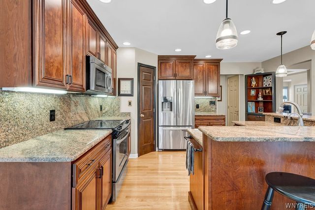 29 Brambly Court, Amherst, NY 14221