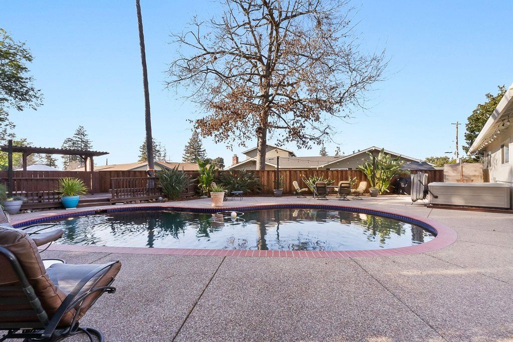 Image 24 of property listing at 1777 1777 Clayton Way, Concord, CA 94519