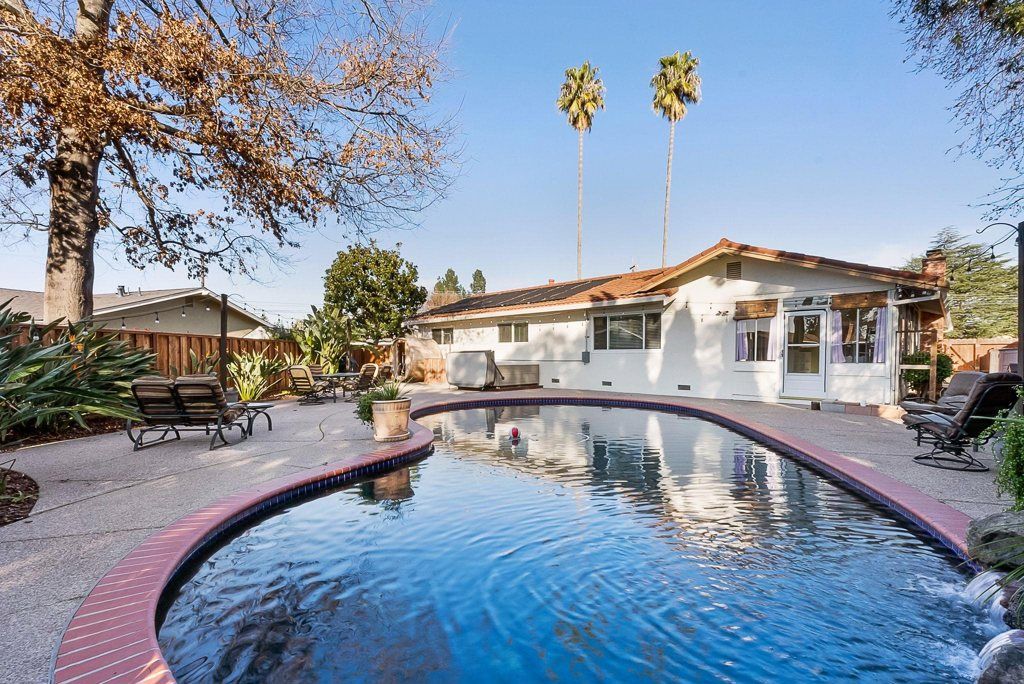 Image 33 of property listing at 1777 1777 Clayton Way, Concord, CA 94519