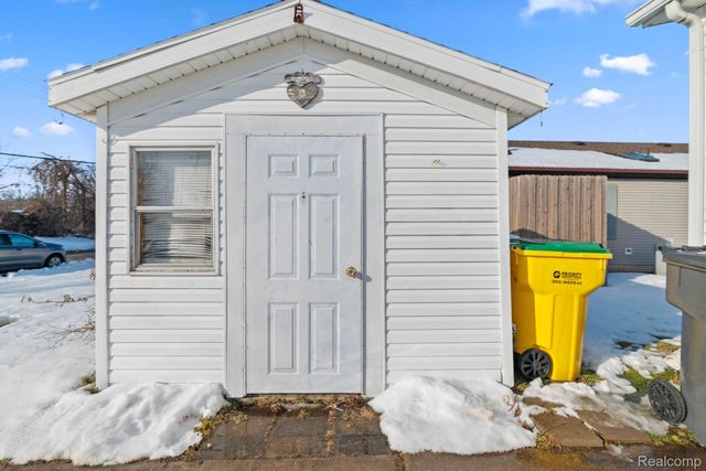 9740 Hathaway Drive, Salem Township, MI 48167