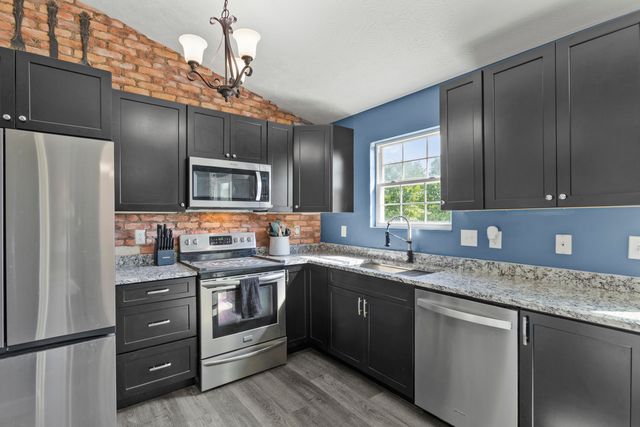 1015 Shadowridge Drive, Elsmere, KY 41018