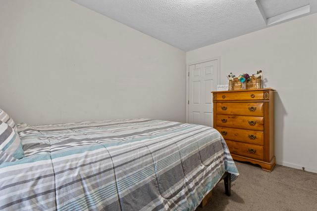 1015 Shadowridge Drive, Elsmere, KY 41018