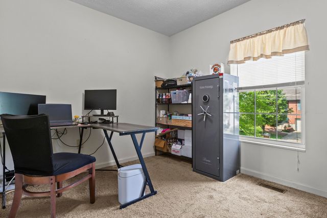 1015 Shadowridge Drive, Elsmere, KY 41018