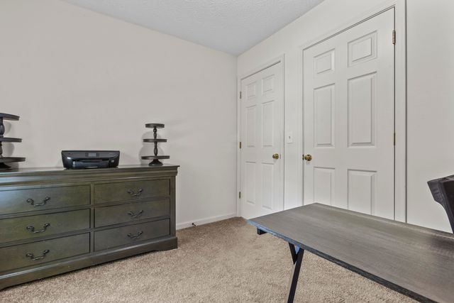 1015 Shadowridge Drive, Elsmere, KY 41018
