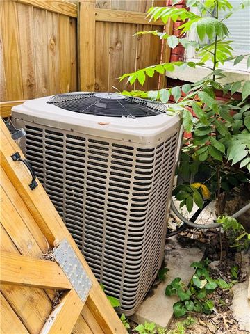 133 S Cypress Avenue, Kansas City, MO 64123