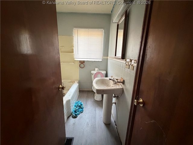 1105 1st Avenue S, Nitro, WV 25143