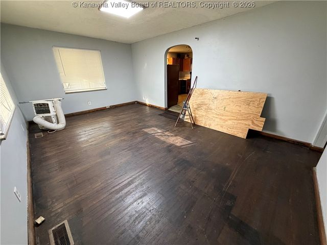 1105 1st Avenue S, Nitro, WV 25143