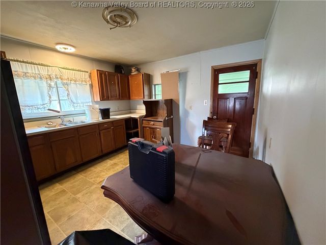 1105 1st Avenue S, Nitro, WV 25143