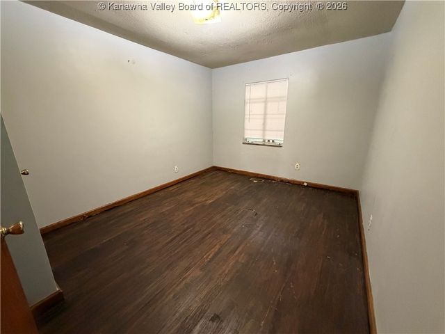 1105 1st Avenue S, Nitro, WV 25143