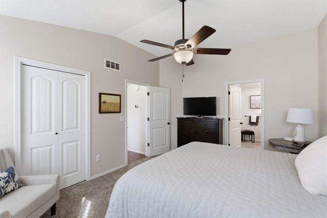 1130 N Lake Ridge Ct, Derby, KS 67037