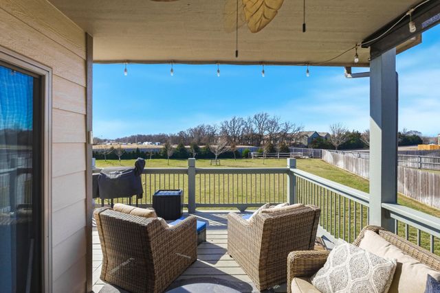 1130 N Lake Ridge Ct, Derby, KS 67037