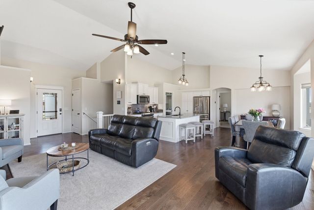 1130 N Lake Ridge Ct, Derby, KS 67037