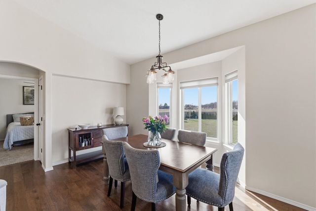 1130 N Lake Ridge Ct, Derby, KS 67037