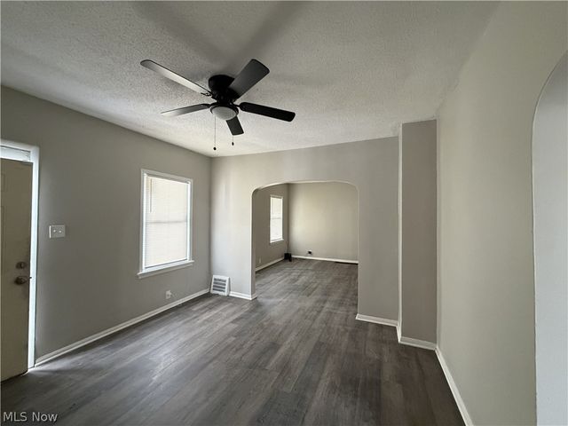 15340 Yorick Avenue Lower, Cleveland, OH 44110