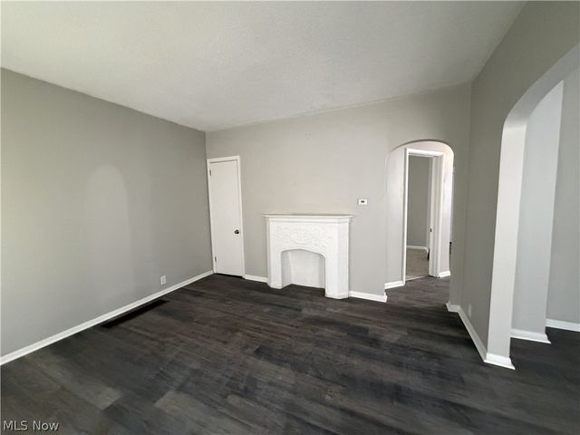 15340 Yorick Avenue Lower, Cleveland, OH 44110