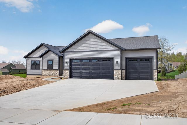 1845 Stratford Lane NW, Grand Rapids, MI 49534