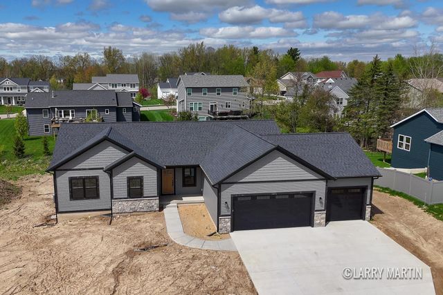 1845 Stratford Lane NW, Grand Rapids, MI 49534