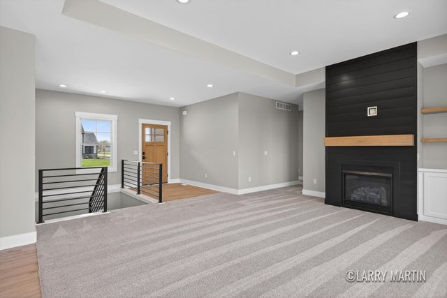 1845 Stratford Lane NW, Grand Rapids, MI 49534