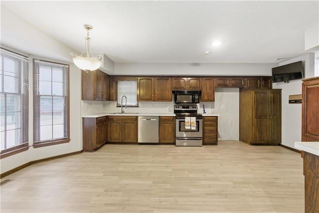 1122 N 81ST Terrace, Kansas City, KS 66112